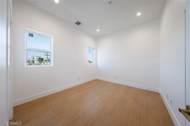 5935 Woodman, Sherman Oaks, CA 91401