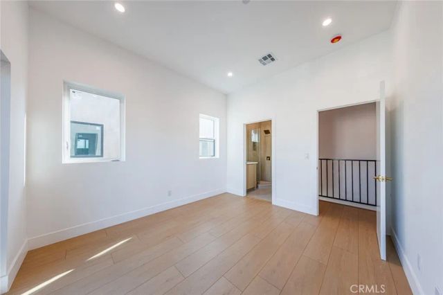 5935 Woodman, Sherman Oaks, CA 91401