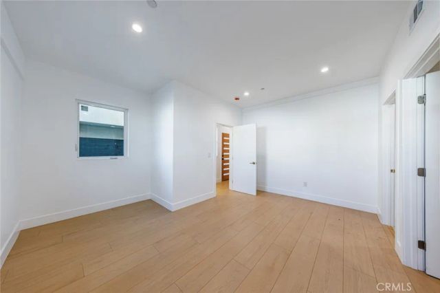 5935 Woodman, Sherman Oaks, CA 91401