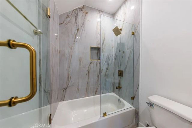 5935 Woodman, Sherman Oaks, CA 91401