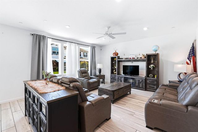 7506 Darque Way, Elk Grove, CA 95757
