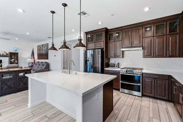 7506 Darque Way, Elk Grove, CA 95757