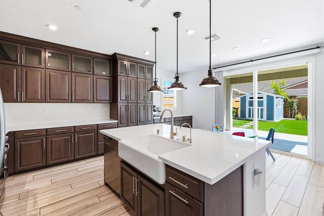7506 Darque Way, Elk Grove, CA 95757