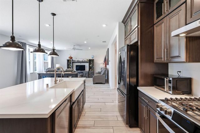 7506 Darque Way, Elk Grove, CA 95757