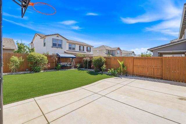 7506 Darque Way, Elk Grove, CA 95757
