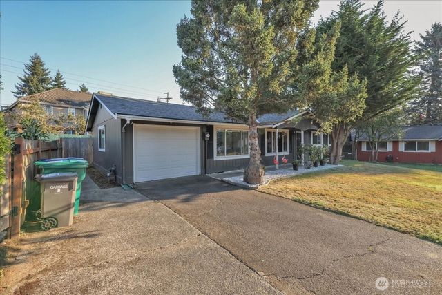 31212 9th Avenue S, Federal Way, WA 98003