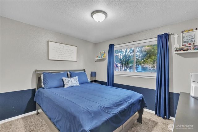 31212 9th Avenue S, Federal Way, WA 98003