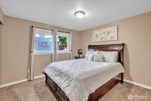 31212 9th Avenue S, Federal Way, WA 98003