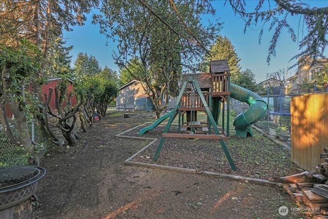31212 9th Avenue S, Federal Way, WA 98003