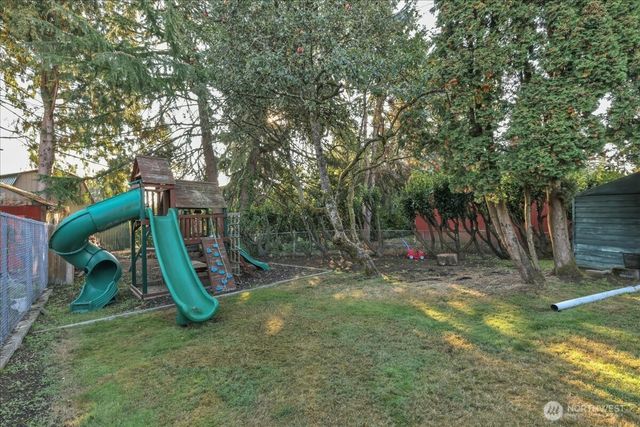 31212 9th Avenue S, Federal Way, WA 98003
