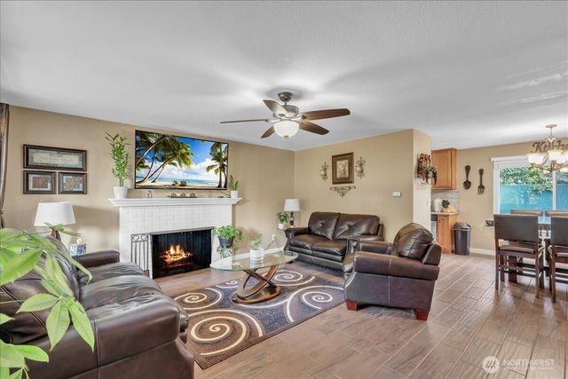 31212 9th Avenue S, Federal Way, WA 98003