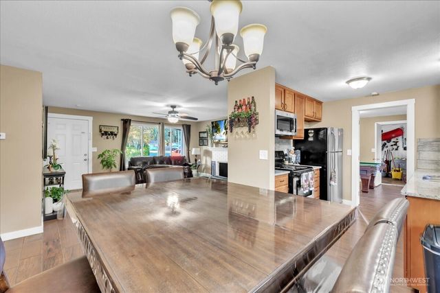 31212 9th Avenue S, Federal Way, WA 98003