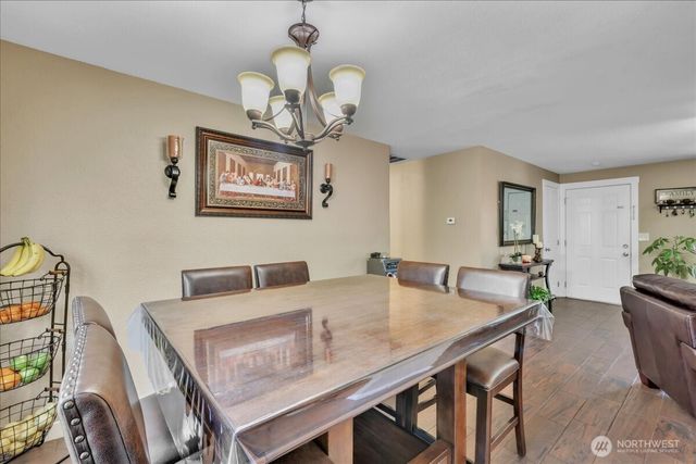 31212 9th Avenue S, Federal Way, WA 98003