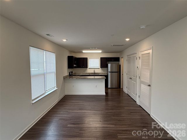 2021 Oakdale Road K, Charlotte, NC 28216