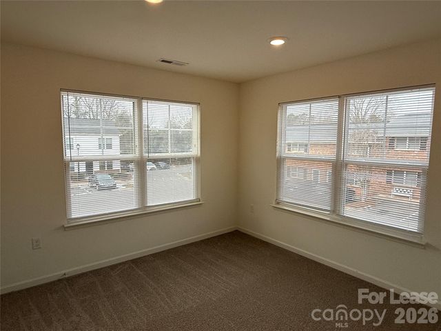 2021 Oakdale Road K, Charlotte, NC 28216