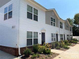 2021 Oakdale Road K, Charlotte, NC 28216