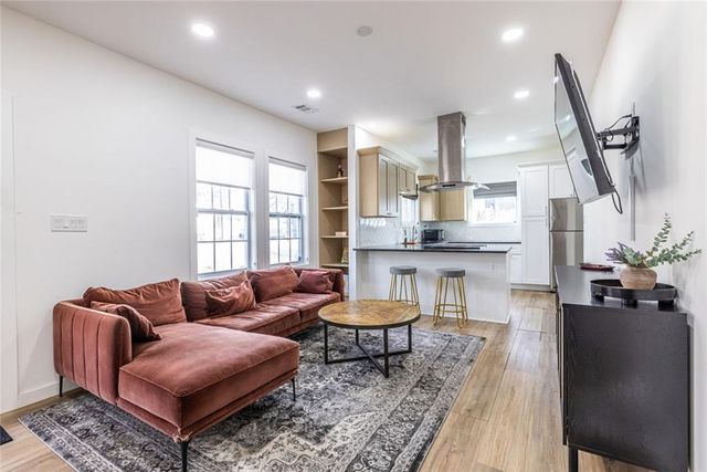 1466 Venetian SW Drive, Atlanta, GA 30311