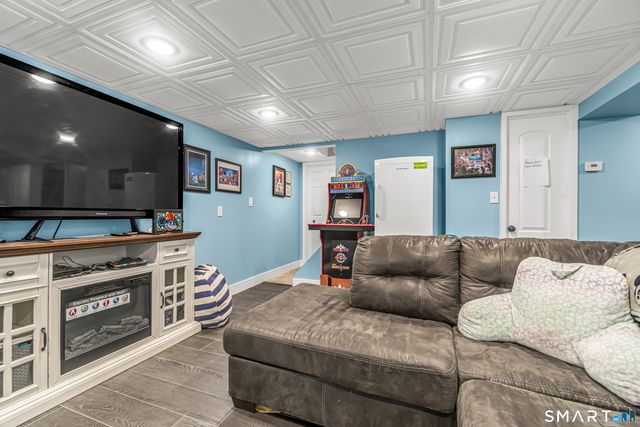 15 Corona Drive, Milford, CT 06460