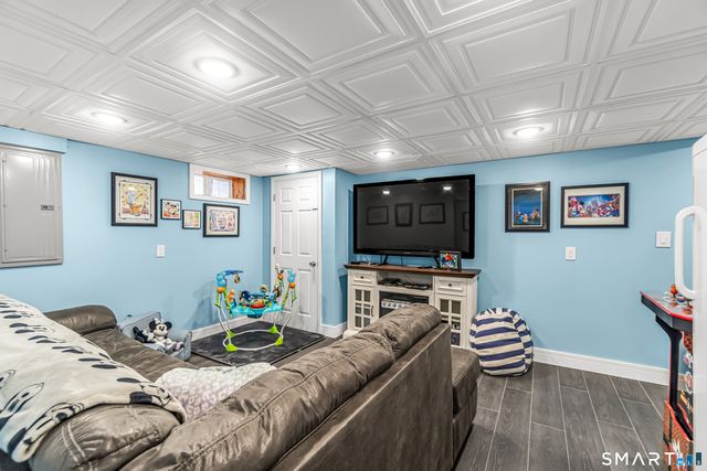 15 Corona Drive, Milford, CT 06460