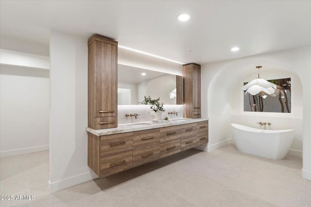 7042 E ORANGE BLOSSOM Lane, Paradise Valley, AZ 85253