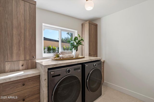 7042 E ORANGE BLOSSOM Lane, Paradise Valley, AZ 85253