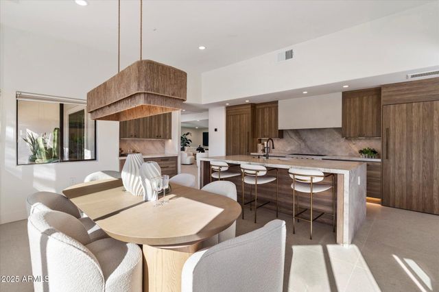 7042 E ORANGE BLOSSOM Lane, Paradise Valley, AZ 85253