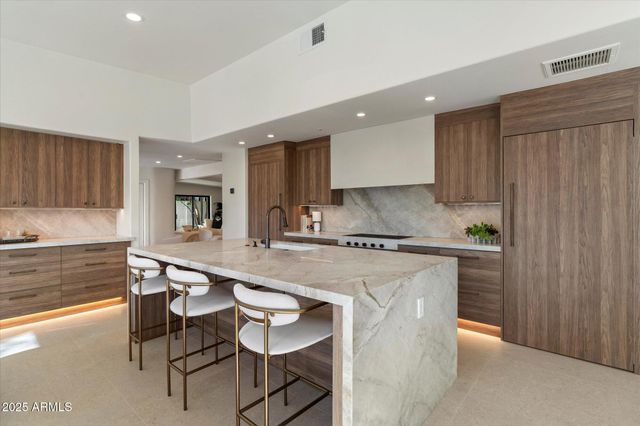 7042 E ORANGE BLOSSOM Lane, Paradise Valley, AZ 85253