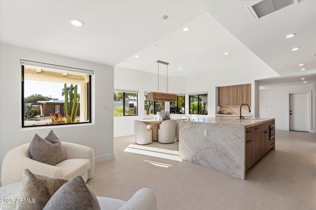 7042 E ORANGE BLOSSOM Lane, Paradise Valley, AZ 85253