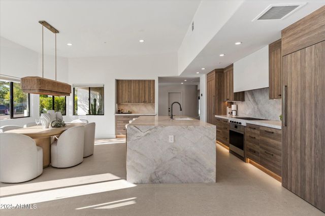 7042 E ORANGE BLOSSOM Lane, Paradise Valley, AZ 85253