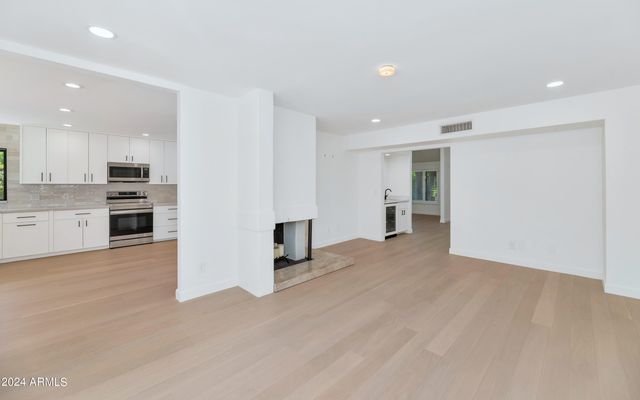 8030 E Vía Sierra Drive, Scottsdale, AZ 85258