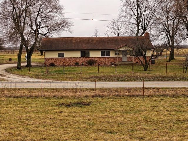 13100 E H Highway, Stockton, MO 65785