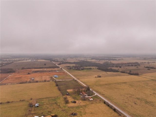 13100 E H Highway, Stockton, MO 65785