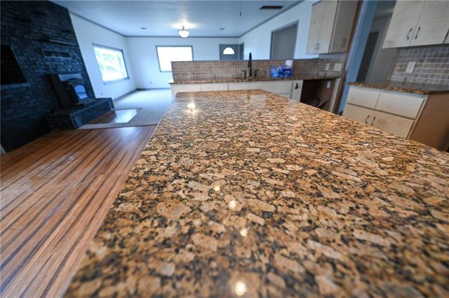 13100 E H Highway, Stockton, MO 65785