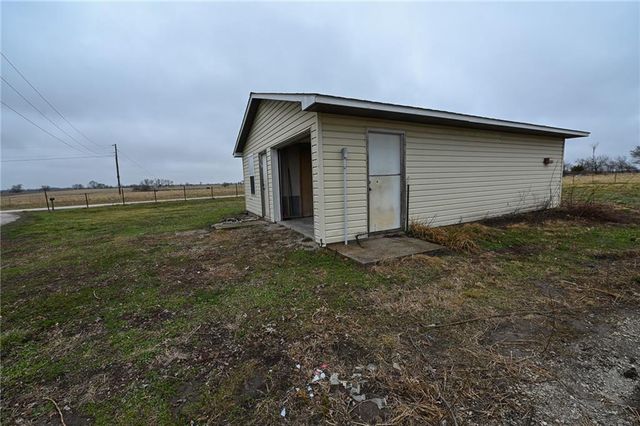 13100 E H Highway, Stockton, MO 65785