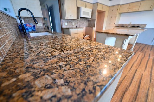 13100 E H Highway, Stockton, MO 65785