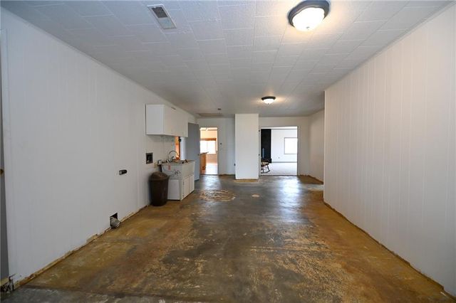 13100 E H Highway, Stockton, MO 65785