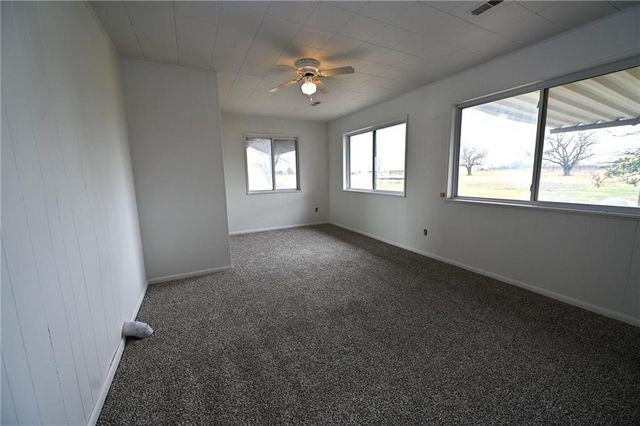 13100 E H Highway, Stockton, MO 65785