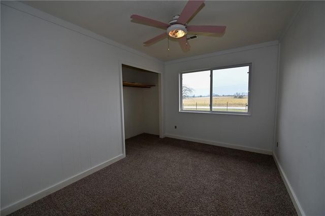 13100 E H Highway, Stockton, MO 65785