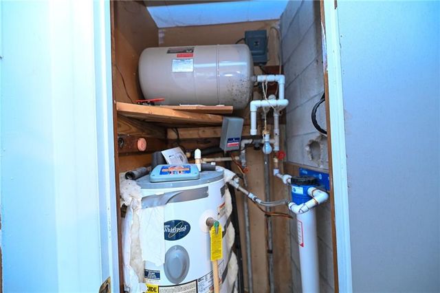 13100 E H Highway, Stockton, MO 65785