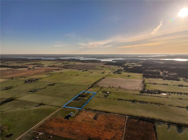 13100 E H Highway, Stockton, MO 65785