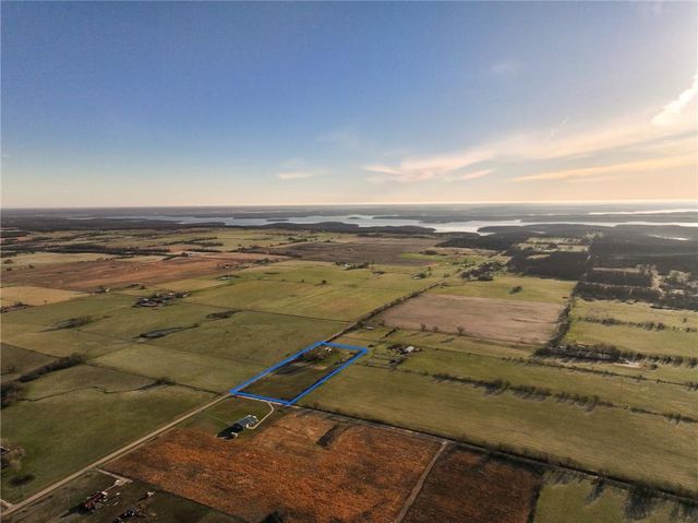 13100 E H Highway, Stockton, MO 65785