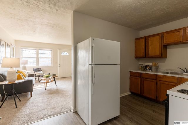 5004 N 33rd Street, Omaha, NE 68111