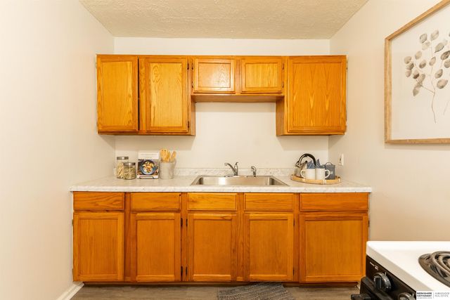 5004 N 33rd Street, Omaha, NE 68111