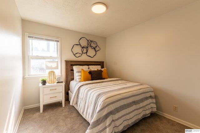 5004 N 33rd Street, Omaha, NE 68111