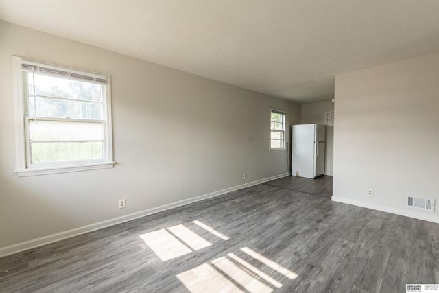 5004 N 33rd Street, Omaha, NE 68111