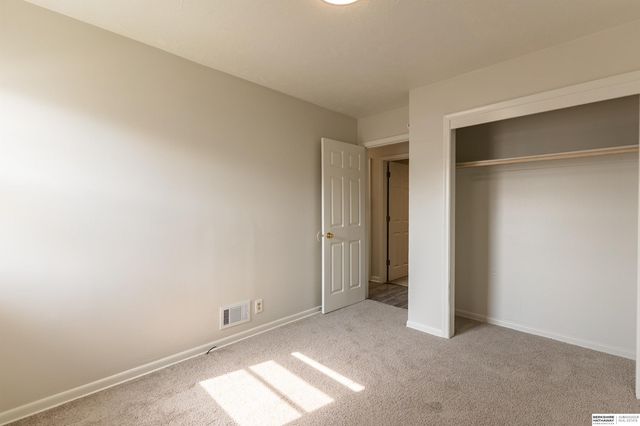5004 N 33rd Street, Omaha, NE 68111