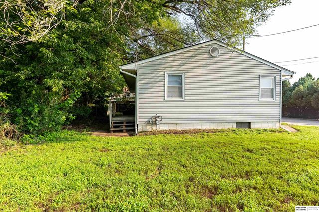 5004 N 33rd Street, Omaha, NE 68111