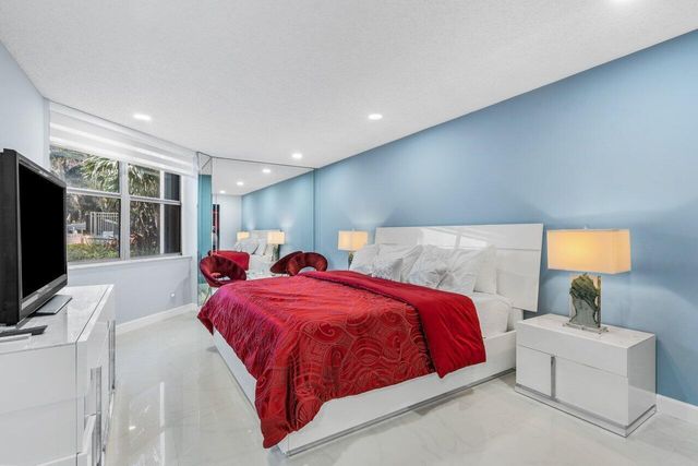 5200 N Ocean Drive 102, Riviera Beach, FL 33404