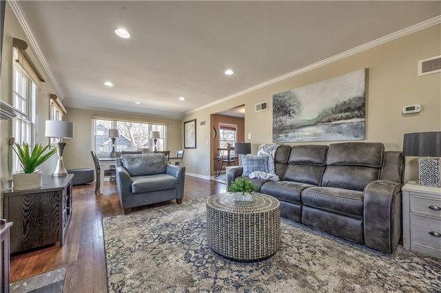 6203 MORNINGSIDE Drive, Kansas City, MO 64113