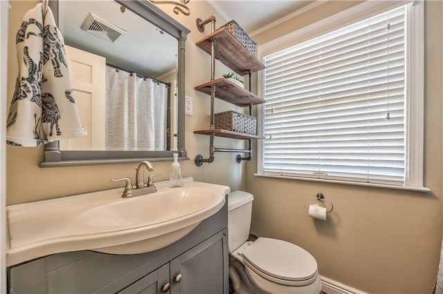 6203 MORNINGSIDE Drive, Kansas City, MO 64113